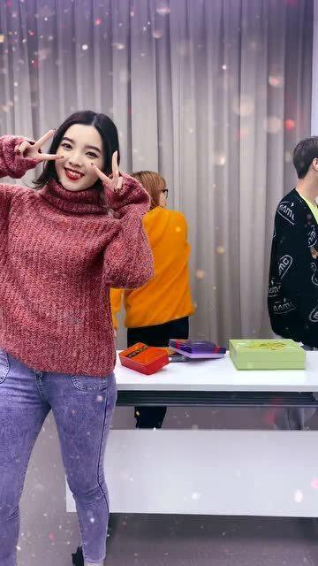 办公室恋情吃瓜娱乐,揭秘职场中的甜蜜与风险