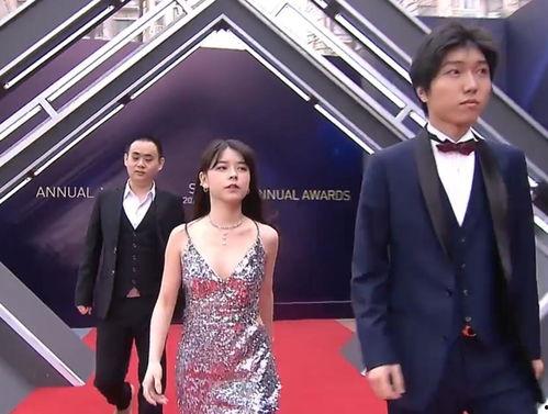 娱乐吃瓜女艺人进剧团,女艺人齐聚剧团，揭秘幕后花絮与真实挑战