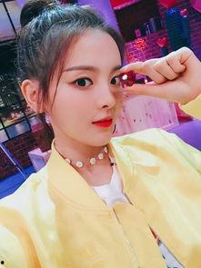 娱乐吃瓜酱简介怎么写,揭秘娱乐圈幕后故事，带你领略明星幕后生活