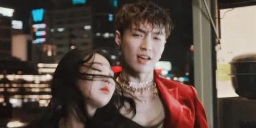 娱乐吃瓜的博主是谁呀视频,揭秘热门视频背后的神秘人物