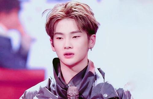 爱豆吃瓜娱乐酱周震南,爱豆吃瓜娱乐酱，揭秘娱乐圈幕后故事