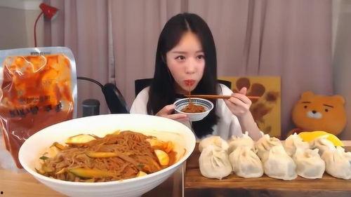 娱乐吃瓜酱吃面条